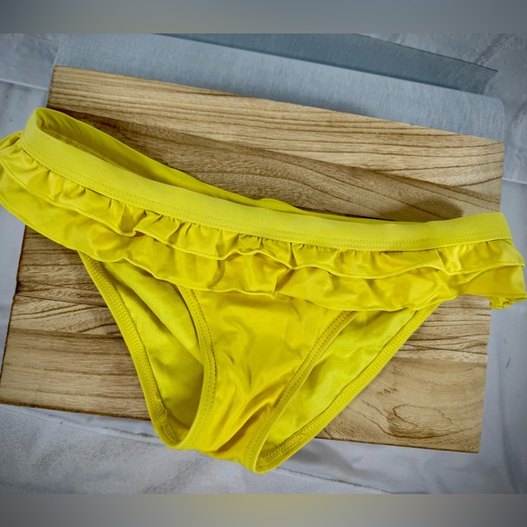 🌺Yellow Ruffle Bikini Swim Bottoms - Picture 4 of 7
